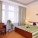 Am Hauptbahnhof 2* Berlín